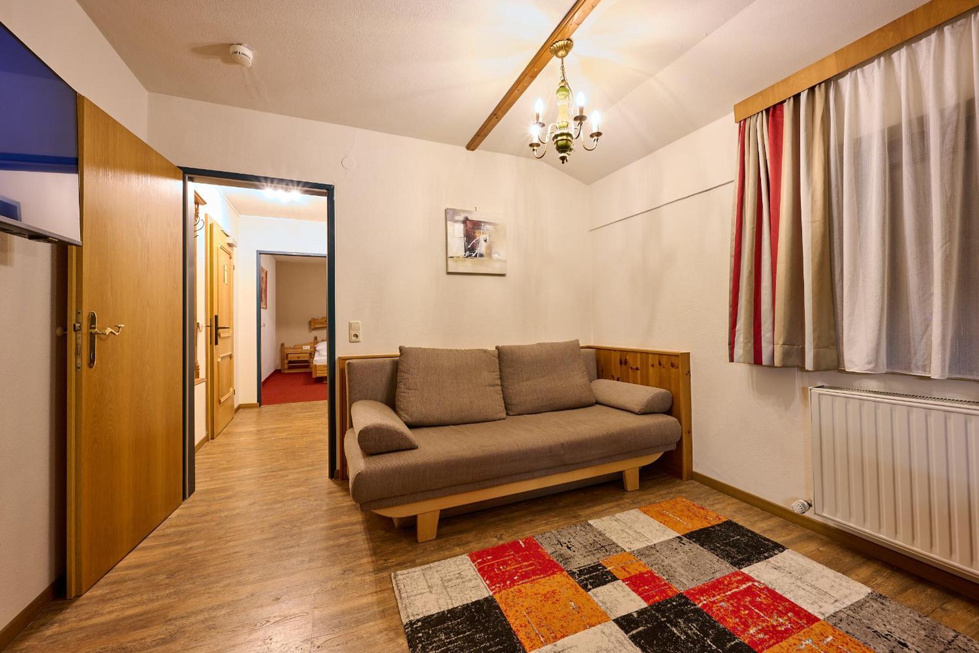 Boutique House Happyellow Saalbach-Hinterglemm Exterior photo
